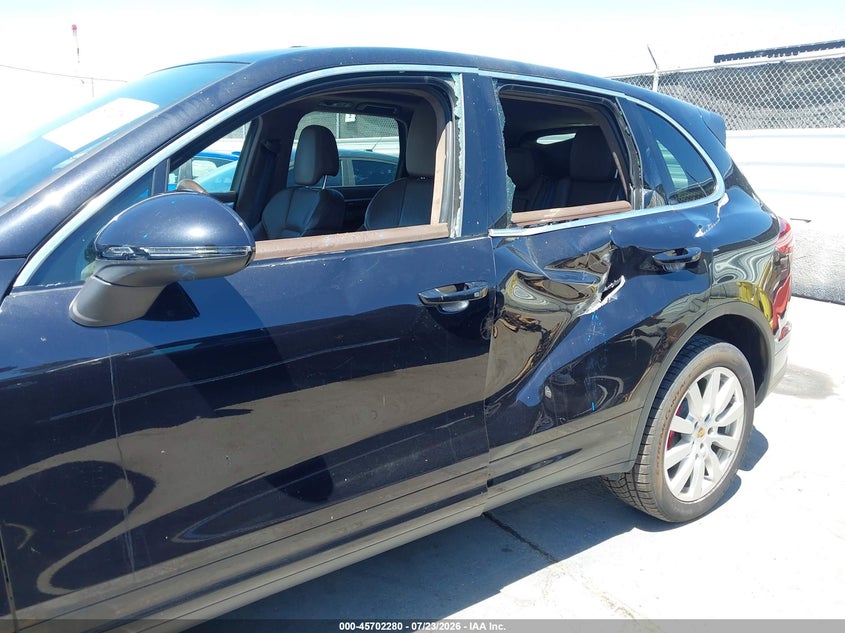 2015 Porsche Cayenne VIN WP1AC2A21FLA82088 IAAI salvage auction — LEFT SIDE, Wait Title, sold $5,100 on 2026-08-07 (photo 6)