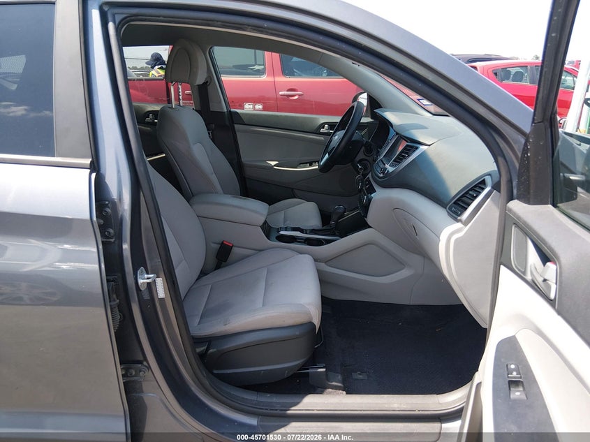 2018 Hyundai Tucson VIN KM8J33A44JU789676 IAAI salvage auction — NORMAL WEAR, Clear (Texas), sold $25 on 2026-07-30 (photo 5)