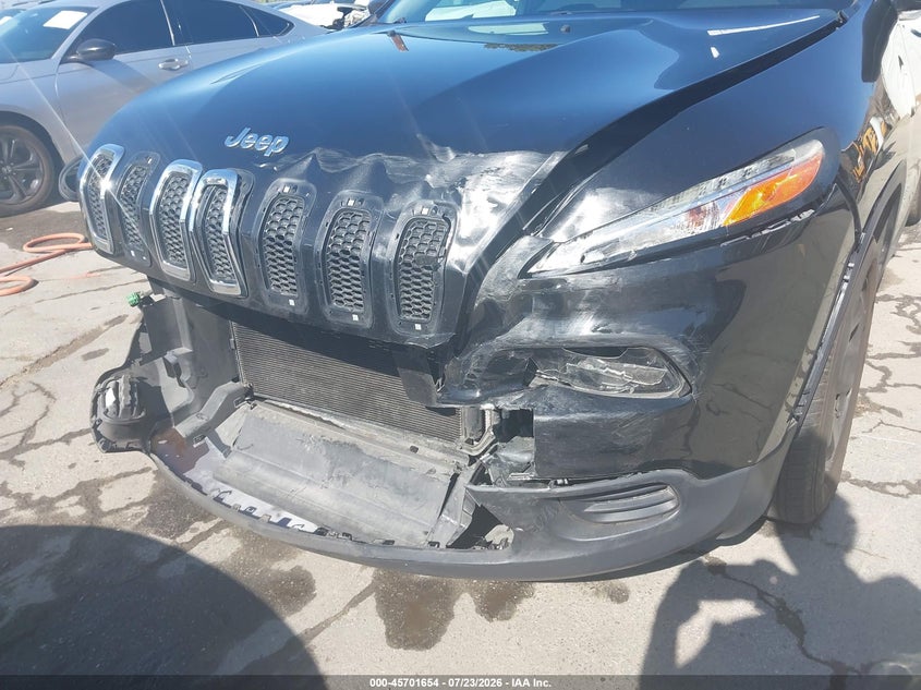 2017 Jeep Cherokee VIN 1C4PJLAB8HW508710 IAAI salvage auction — FRONT END, Salvage Title, sold $1,450 on 2026-08-15 (photo 6)