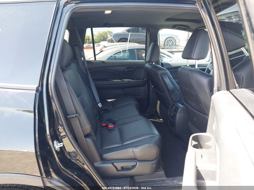 2022 Honda Passport VIN 5FNYF7H55NB003818 IAAI salvage auction — REAR END, Wait Title, sold $9,200 on 2026-08-20 (photo 8)