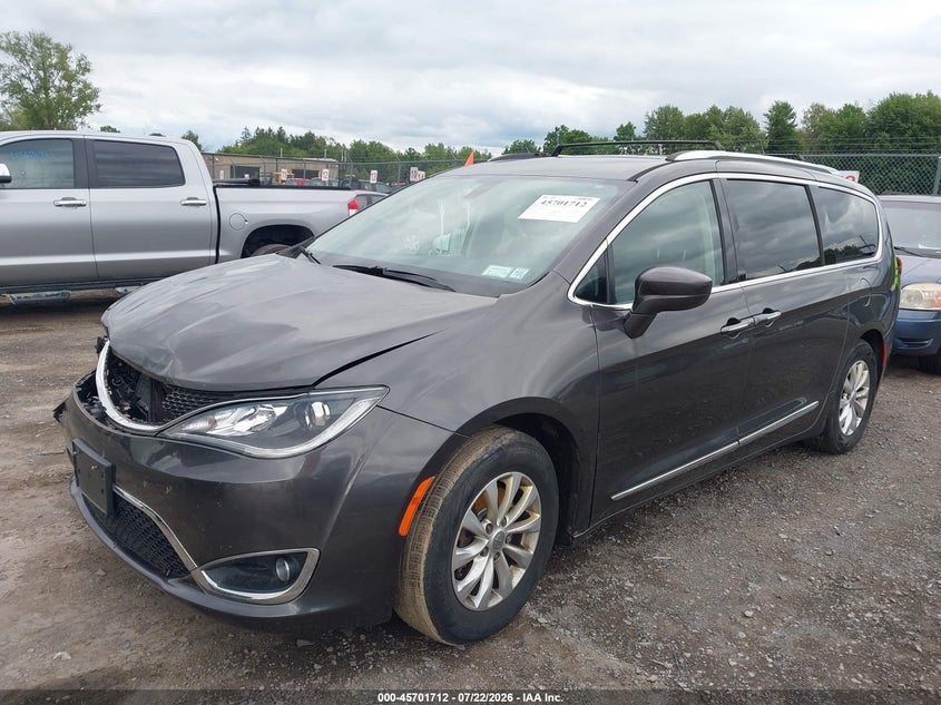 2018 Chrysler Pacifica VIN 2C4RC1BG7JR235243 IAAI salvage auction — FRONT END, Salvage Title, sold $2,675 on 2026-08-28 (photo 2)