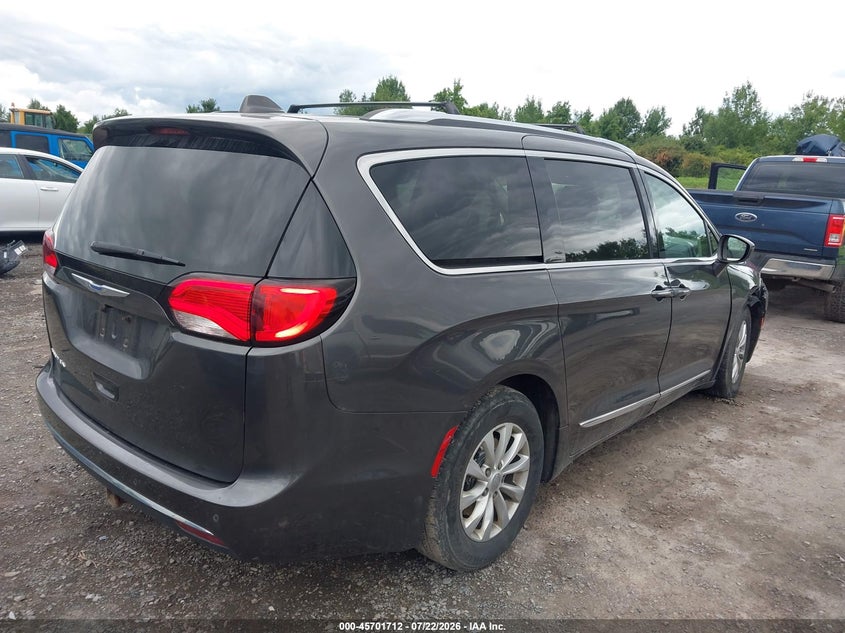 2018 Chrysler Pacifica VIN 2C4RC1BG7JR235243 IAAI salvage auction — FRONT END, Salvage Title, sold $2,675 on 2026-08-28 (photo 4)