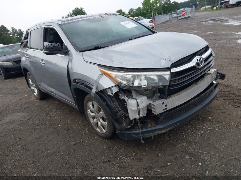 2015 Toyota Highlander VIN 5TDDKRFH3FS206786 IAAI salvage auction — SIDE, Clear (Virginia), sold $275 on 2026-07-31 (photo 1)