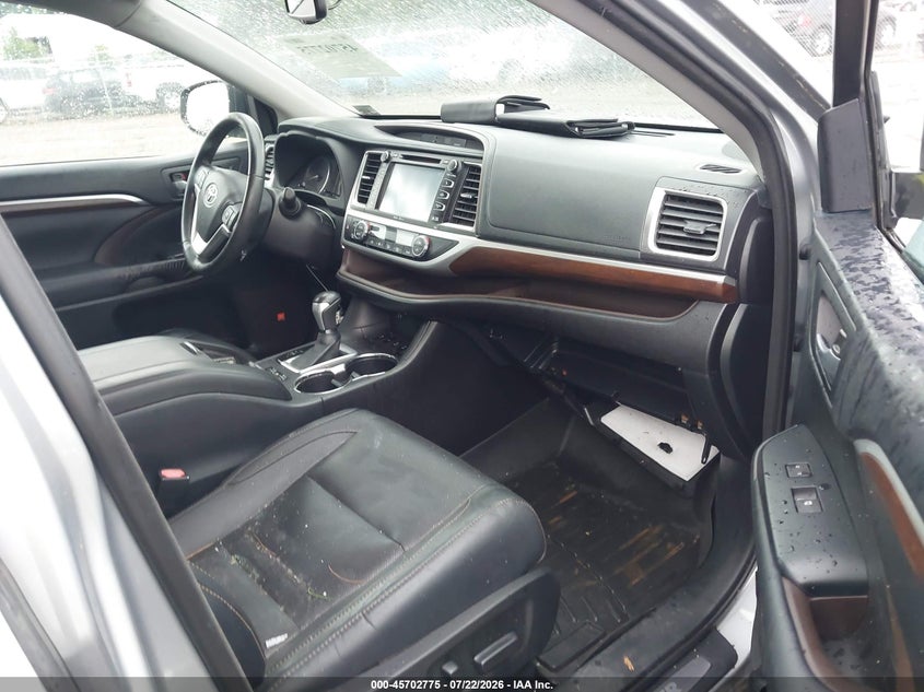 2015 Toyota Highlander VIN 5TDDKRFH3FS206786 IAAI salvage auction — SIDE, Clear (Virginia), sold $275 on 2026-07-31 (photo 5)