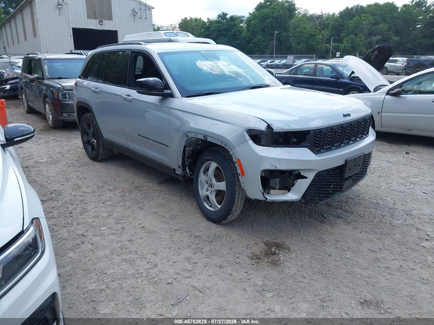 2025 Jeep Grand cherokee VIN 1C4RJHBG0SC360321 — IAAI salvage auction photo