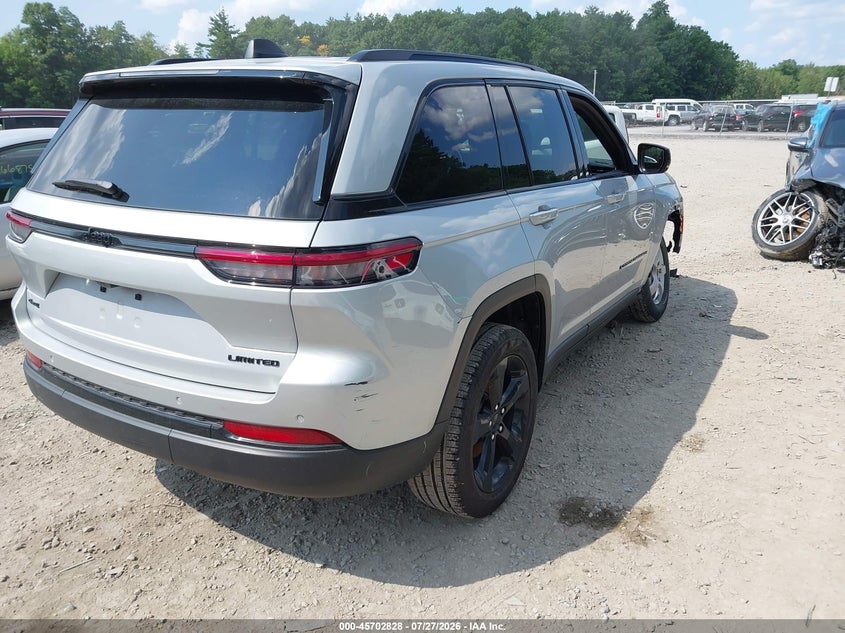 2025 Jeep Grand cherokee VIN 1C4RJHBG0SC360321 IAAI salvage auction — FRONT END, Wait Title, sold $15,200 on 2026-08-22 (photo 4)
