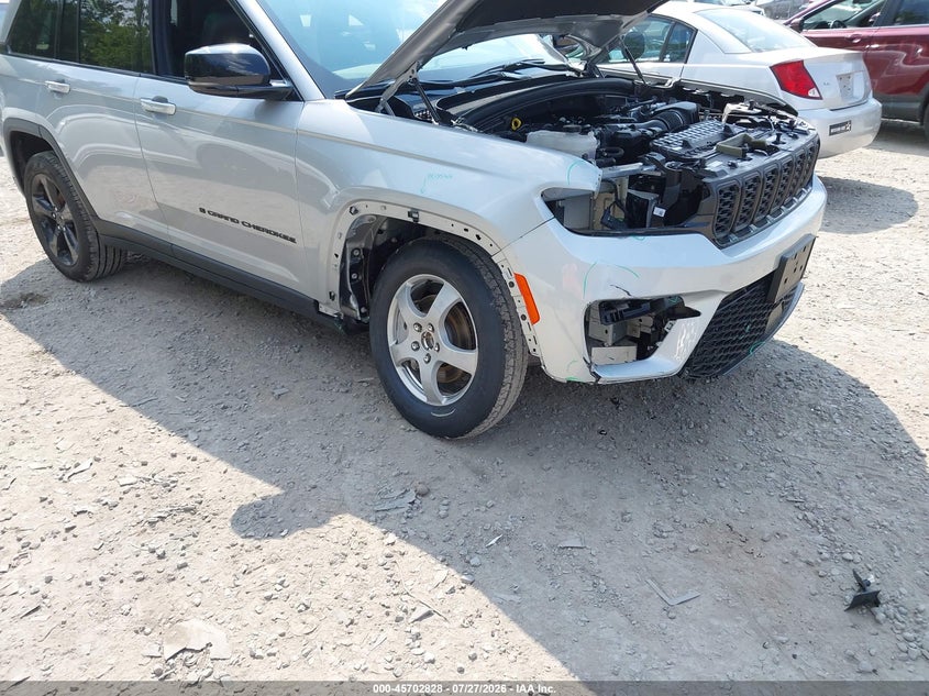 2025 Jeep Grand cherokee VIN 1C4RJHBG0SC360321 IAAI salvage auction — FRONT END, Wait Title, sold $15,200 on 2026-08-22 (photo 6)