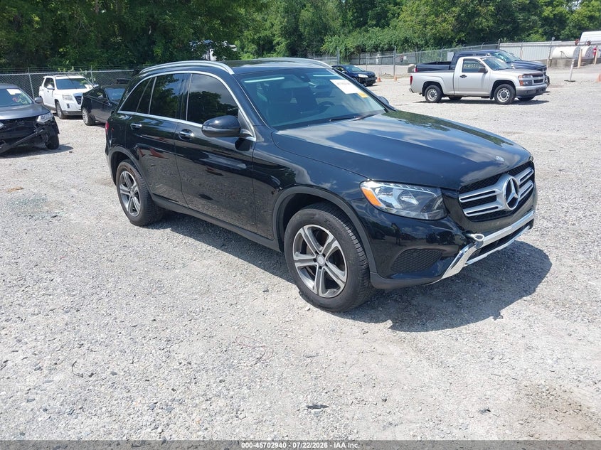 2016 Mercedes-benz Glc VIN WDC0G4KB5GF100226 IAAI salvage auction — LEFT SIDE, Salvage Title, sold $4,050 on 2026-08-01 (photo 1)