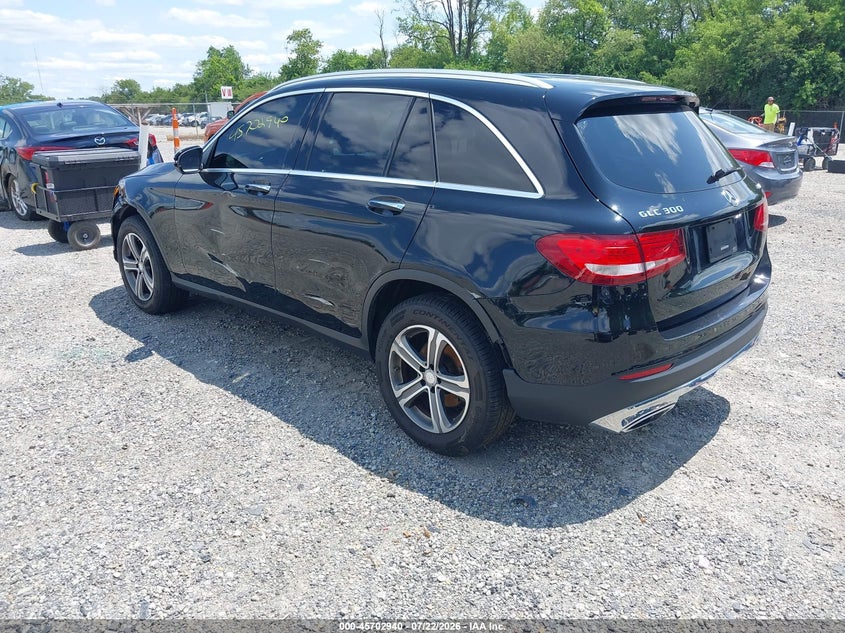 2016 Mercedes-benz Glc VIN WDC0G4KB5GF100226 IAAI salvage auction — LEFT SIDE, Salvage Title, sold $4,050 on 2026-08-01 (photo 3)