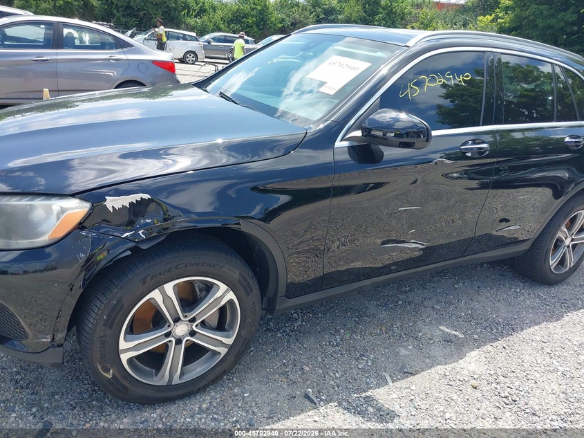 2016 Mercedes-benz Glc VIN WDC0G4KB5GF100226 IAAI salvage auction — LEFT SIDE, Salvage Title, sold $4,050 on 2026-08-01 (photo 6)