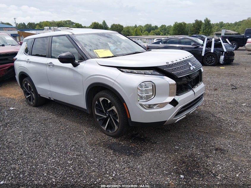 2022 Mitsubishi Outlander VIN JA4J3UA88NZ010683 — IAAI salvage auction photo