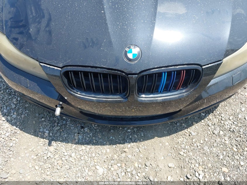 2009 BMW 3 series VIN WBAPL33519A406680 IAAI salvage auction — FRONT & REAR, Clear (New York), sold $600 on 2026-08-04 (photo 6)