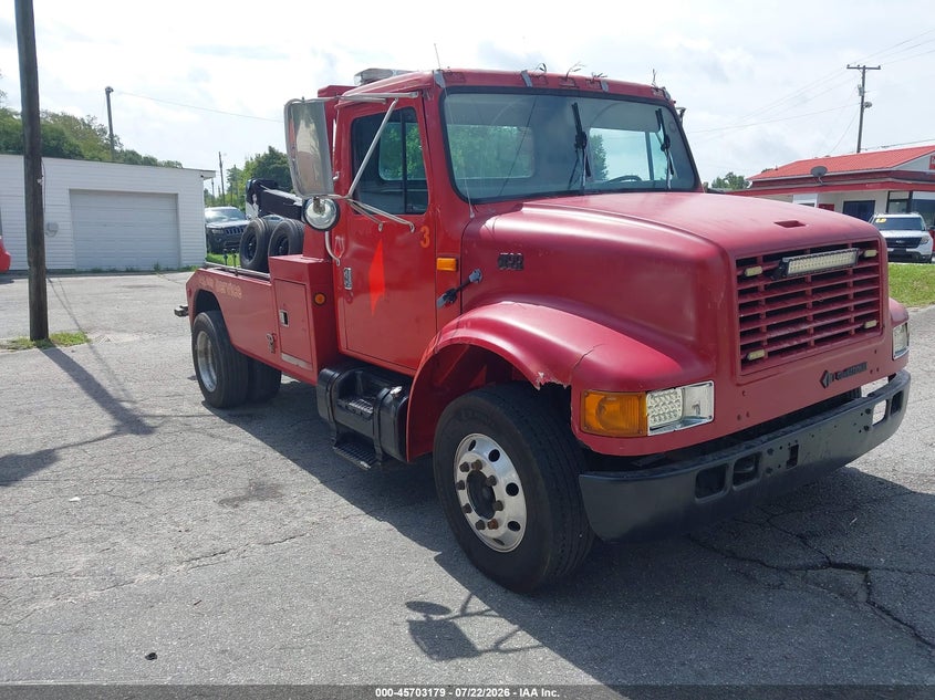 1996 International 4000 series VIN 1HTSCABK3TH243296 IAAI salvage auction — RIGHT FRONT, Clear (North Carolina), sold $8,975 on 2026-08-18 (photo 1)