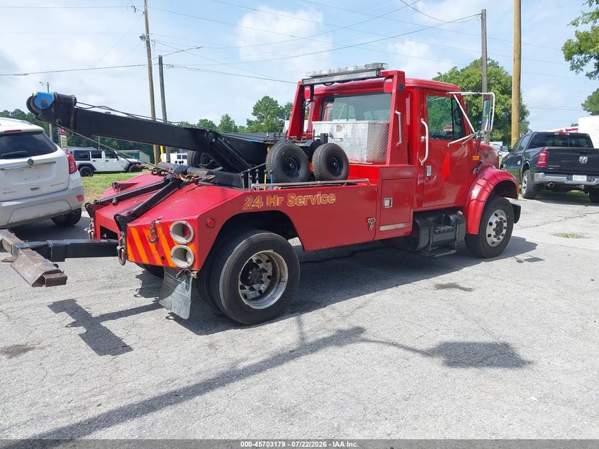 1996 International 4000 series VIN 1HTSCABK3TH243296 IAAI salvage auction — RIGHT FRONT, Clear (North Carolina), sold $8,975 on 2026-08-18 (photo 4)