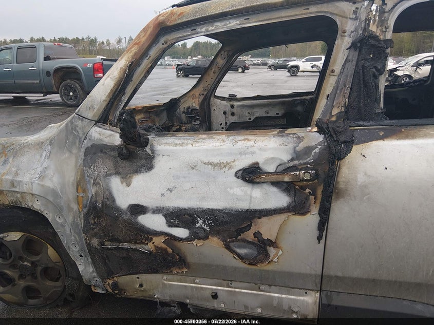 2015 Jeep Renegade VIN ZACCJBBH2FPC18985 IAAI salvage auction — BURN, Salvage Title, sold $175 on 2026-08-13 (photo 9)