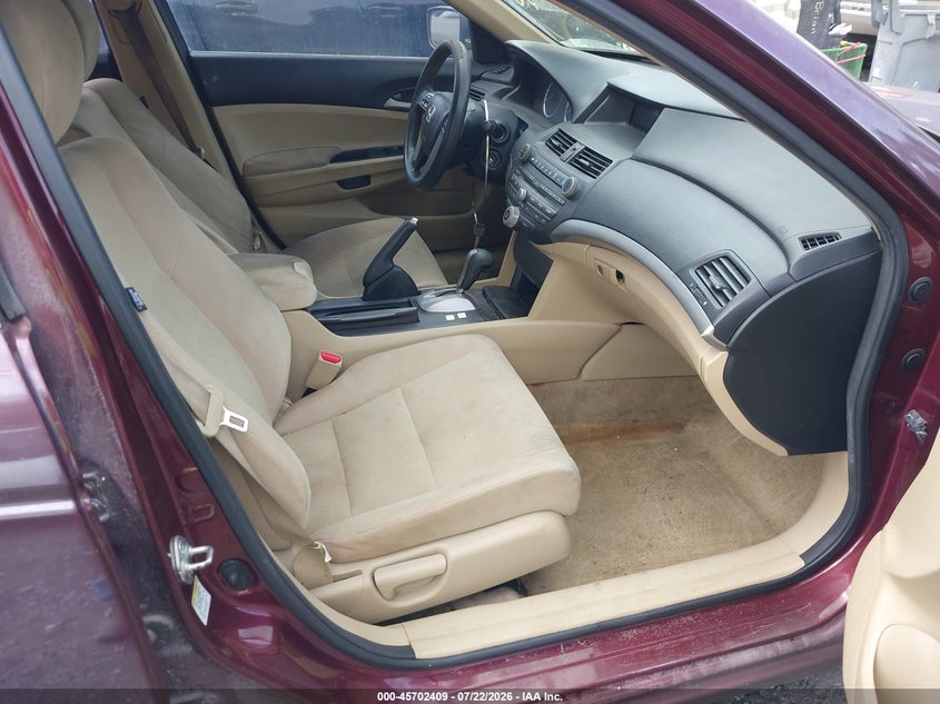 2011 Honda Accord VIN 1HGCP2F30BA134057 IAAI salvage auction — NORMAL WEAR, Clear (Florida), sold $500 on 2026-08-24 (photo 5)