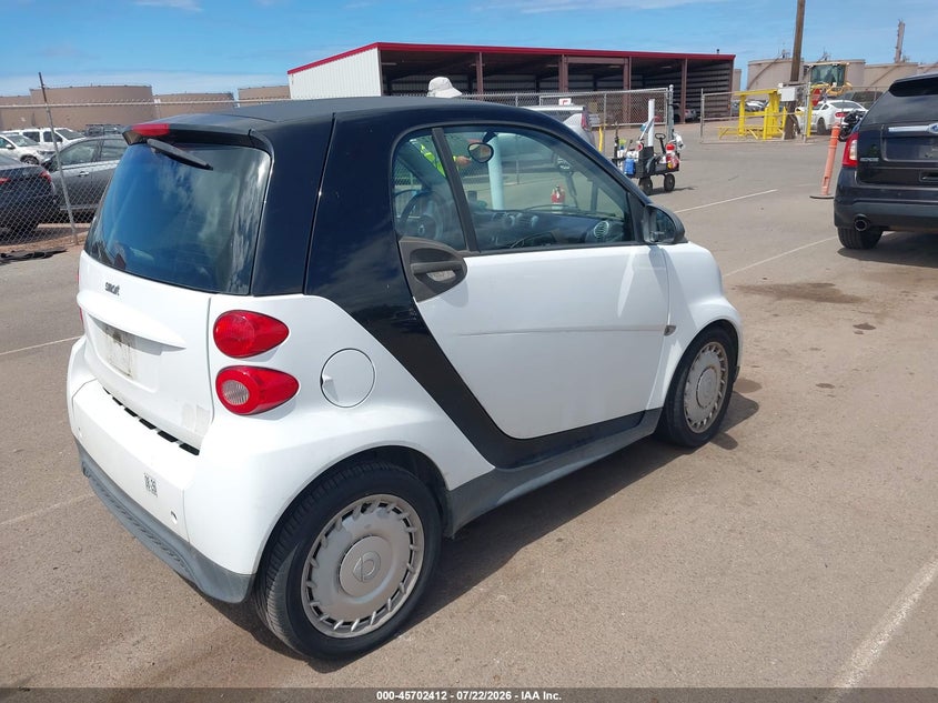 2013 Smart Fortwo VIN WMEEJ3BA5DK709593 IAAI salvage auction — NORMAL WEAR, Clear (Hawaii), sold $650 on 2026-08-04 (photo 4)