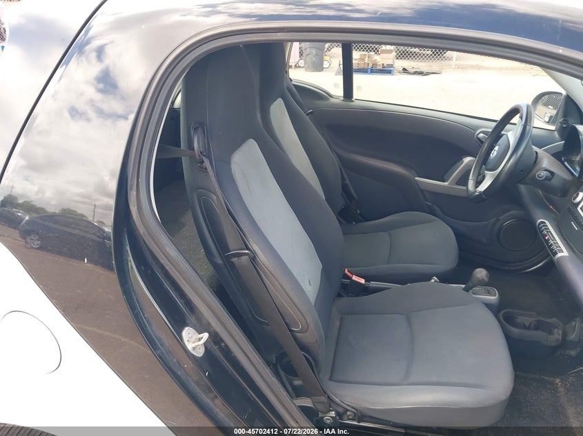 2013 Smart Fortwo VIN WMEEJ3BA5DK709593 IAAI salvage auction — NORMAL WEAR, Clear (Hawaii), sold $650 on 2026-08-04 (photo 8)