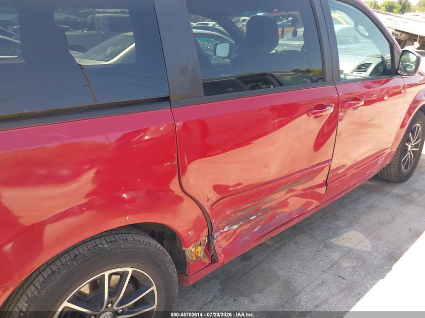 2015 Dodge Caravan VIN 2C4RDGBG5FR530221 IAAI salvage auction — RIGHT SIDE, Salvage Title, sold $825 on 2026-07-31 (photo 6)