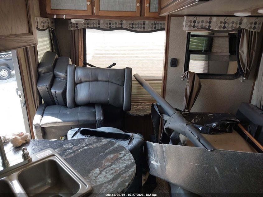 2017 Keystone Sprinter VIN 4YDT27R23H1530129 IAAI salvage auction — ALL OVER, Mv-907A (New York), sold $50 on 2026-09-16 (photo 8)