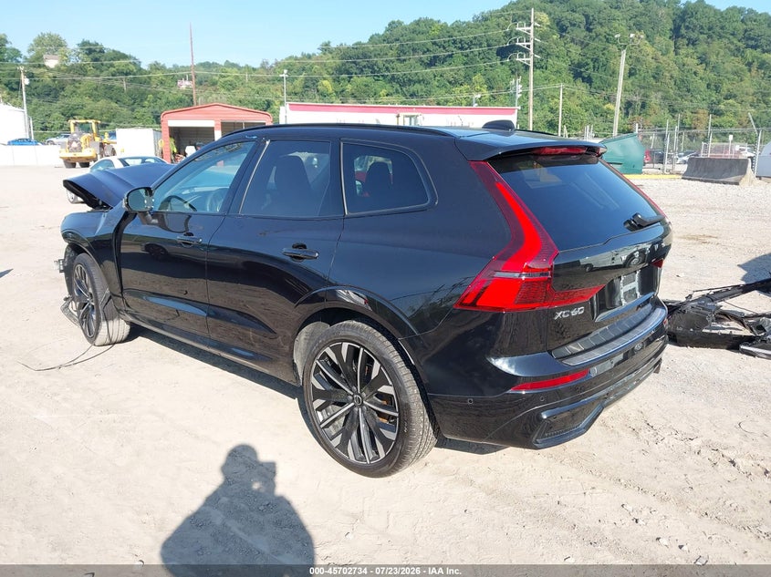 2026 Volvo Xc60 VIN YV4M12RM3T1323244 IAAI salvage auction — FRONT END, Wait Title, sold $18,450 on 2026-08-17 (photo 3)