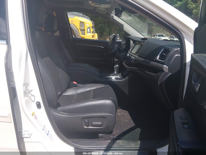2018 Toyota Highlander VIN 5TDDZRFH3JS894325 IAAI salvage auction — NORMAL WEAR, Original (Vermont), sold $25 on 2026-07-30 (photo 5)