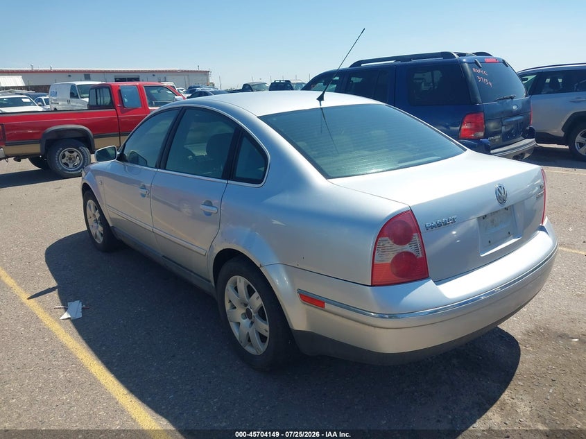 2003 Volkswagen Passat VIN WVWTH63B33P391226 IAAI salvage auction — NORMAL WEAR, Clear (Colorado), sold $350 on 2026-08-04 (photo 3)