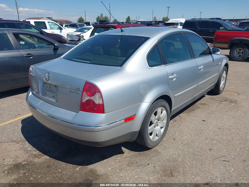 2003 Volkswagen Passat VIN WVWTH63B33P391226 IAAI salvage auction — NORMAL WEAR, Clear (Colorado), sold $350 on 2026-08-04 (photo 4)