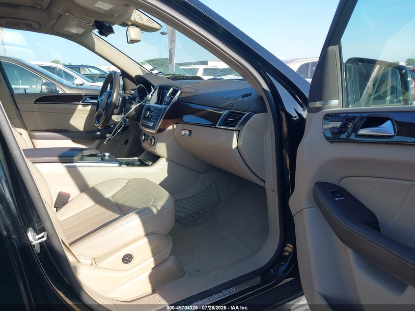 2015 Mercedes-benz Gl-klasse VIN 4JGDF6EE0FA473158 IAAI salvage auction — REAR END, Original (Texas), sold $4,050 on 2026-08-27 (photo 5)