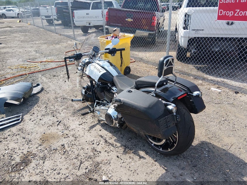 2025 Harley-davidson Breakout VIN 1HD1YE916SB026808 IAAI salvage auction — FRONT END, Salvage (Oklahoma), sold $7,100 on 2026-09-01 (photo 3)