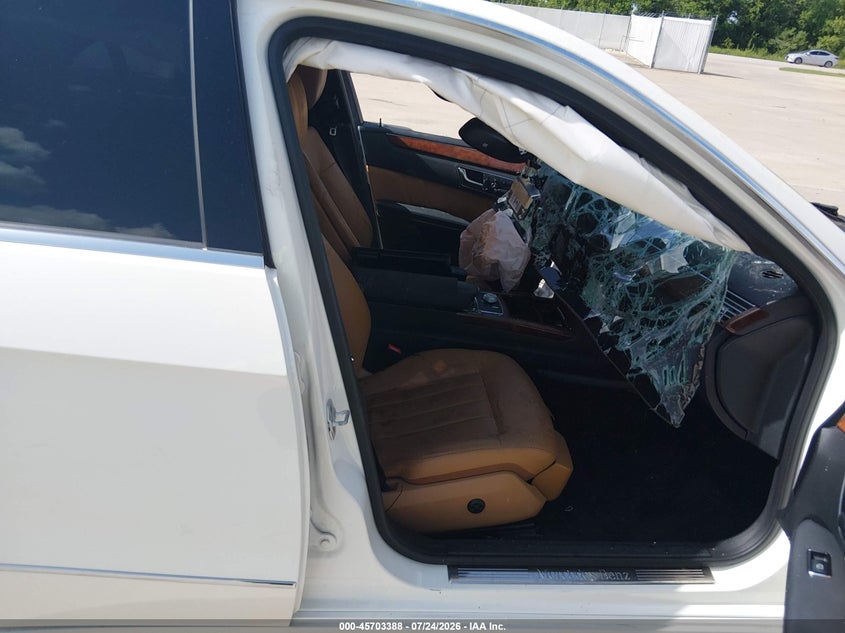 2012 Mercedes-benz E-klasse VIN WDDHF9BB3CA606269 IAAI salvage auction — ROLLOVER, Salvage (Texas), sold $1,100 on 2026-08-14 (photo 5)