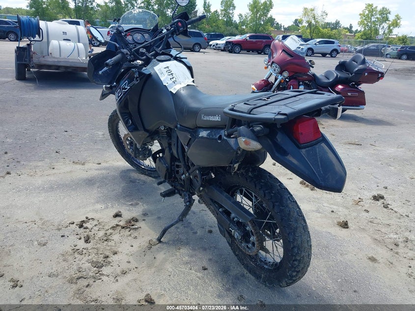 2018 Kawasaki Klr 650 VIN JKAKLEE1XJDA94085 IAAI salvage auction — LEFT & RIGHT, Salvage (Virginia), sold $1,500 on 2026-09-10 (photo 3)