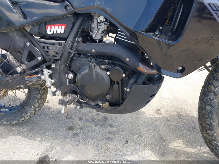 2018 Kawasaki Klr 650 VIN JKAKLEE1XJDA94085 IAAI salvage auction — LEFT & RIGHT, Salvage (Virginia), sold $1,500 on 2026-09-10 (photo 8)