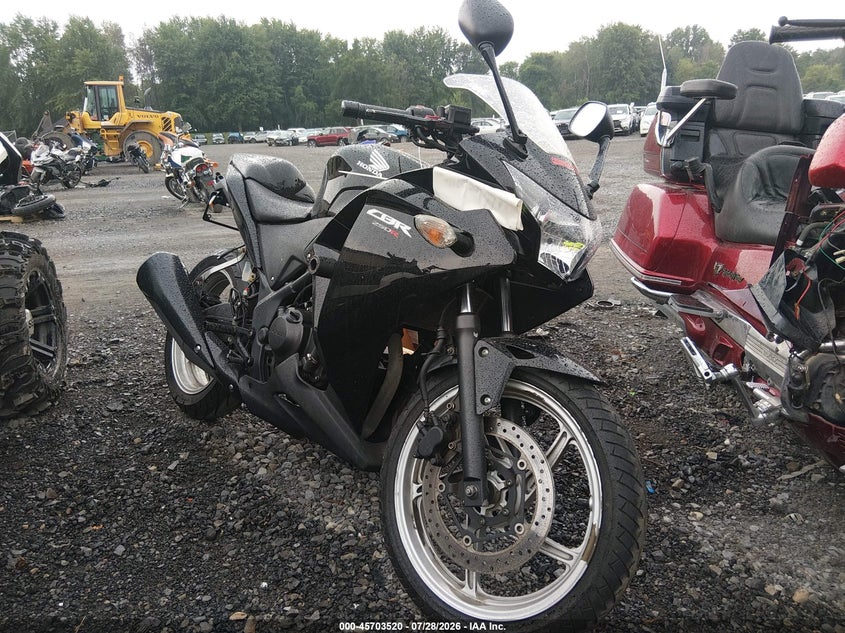 2011 Honda Cbr250 VIN MLHMC4113B5002755 IAAI salvage auction — NORMAL WEAR, Clear (New York), sold $25 on 2026-07-30 (photo 1)