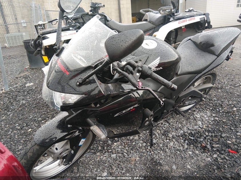 2011 Honda Cbr250 VIN MLHMC4113B5002755 IAAI salvage auction — NORMAL WEAR, Clear (New York), sold $25 on 2026-07-30 (photo 2)