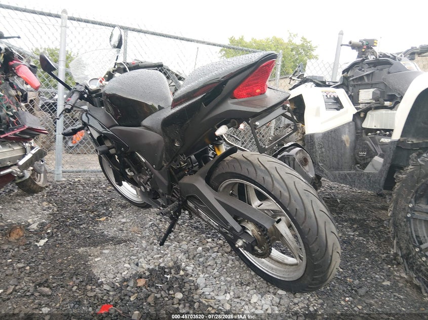 2011 Honda Cbr250 VIN MLHMC4113B5002755 IAAI salvage auction — NORMAL WEAR, Clear (New York), sold $25 on 2026-07-30 (photo 3)