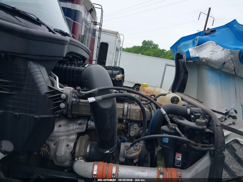 2021 Freightliner New cascadia 126 VIN 1FUJHHDR8MLMJ5634 IAAI salvage auction — MECHANICAL, Wait Title, sold $18,500 on 2026-08-26 (photo 9)