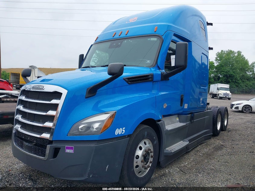 2021 Freightliner New cascadia 126 VIN 1FUJHHDR8MLMJ5634 IAAI salvage auction — MECHANICAL, Wait Title, sold $18,500 on 2026-08-26 (photo 2)