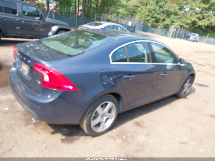 2013 Volvo S60 VIN YV1612FS2D1226546 IAAI salvage auction — SIDE, Clear (Virginia), sold $1,500 on 2026-08-06 (photo 4)
