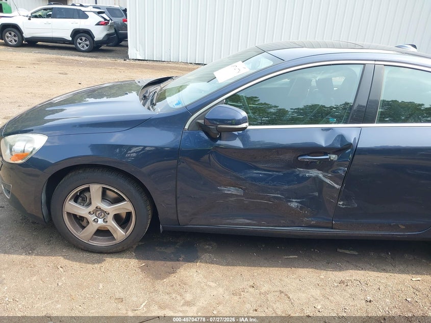 2013 Volvo S60 VIN YV1612FS2D1226546 IAAI salvage auction — SIDE, Clear (Virginia), sold $1,500 on 2026-08-06 (photo 6)