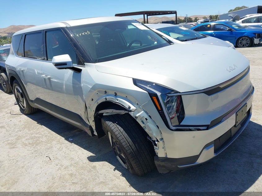 2026 Kia Ev9 VIN 5XYAB5S11TG023657 — IAAI salvage auction photo