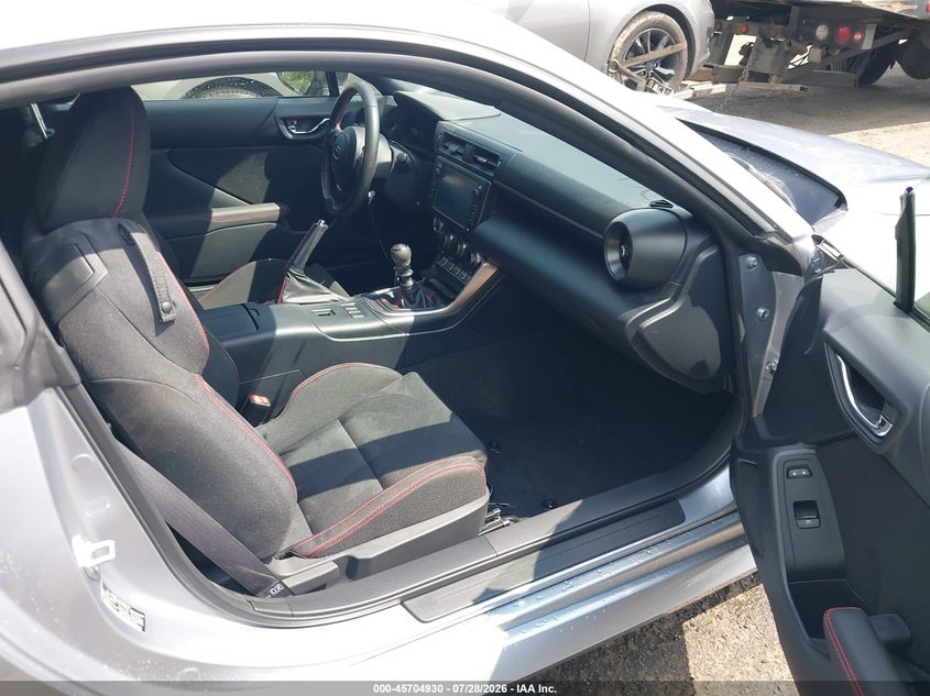 2025 Subaru Brz VIN JF1ZDBB14S9700556 IAAI salvage auction — SIDE, Wait Title, sold $12,900 on 2026-08-19 (photo 5)