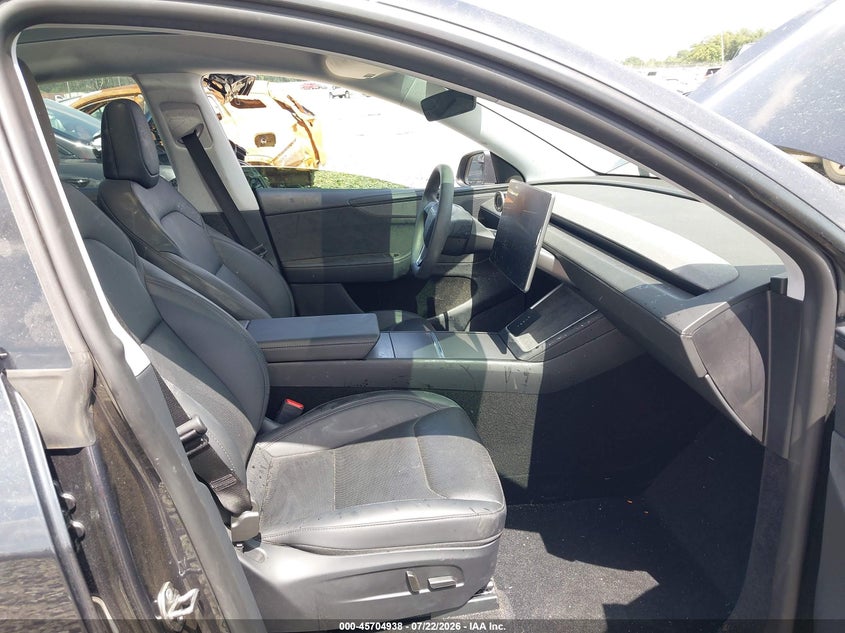 2026 Tesla Model y VIN 7SAYGDEE6TA392997 IAAI salvage auction — LEFT FRONT, Wait Title, sold $22,600 on 2026-10-03 (photo 5)