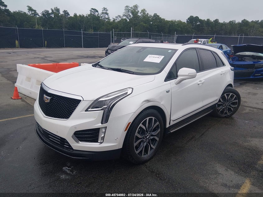 2021 Cadillac Xt5 VIN 1GYKNHRS5MZ110972 IAAI salvage auction — REAR END, Salvage Title, sold $10,300 on 2026-08-18 (photo 2)