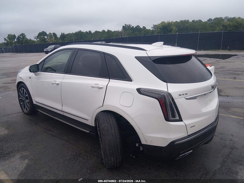 2021 Cadillac Xt5 VIN 1GYKNHRS5MZ110972 IAAI salvage auction — REAR END, Salvage Title, sold $10,300 on 2026-08-18 (photo 3)