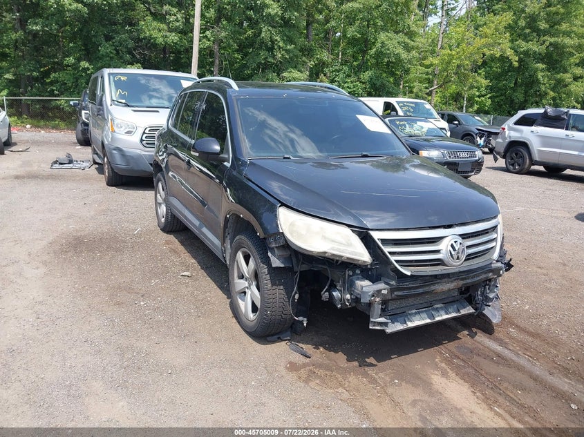 2010 Volkswagen Tiguan VIN WVGBV7AX9AW515023 IAAI salvage auction — NORMAL WEAR, Clear (Virginia), sold $450 on 2026-08-05 (photo 1)