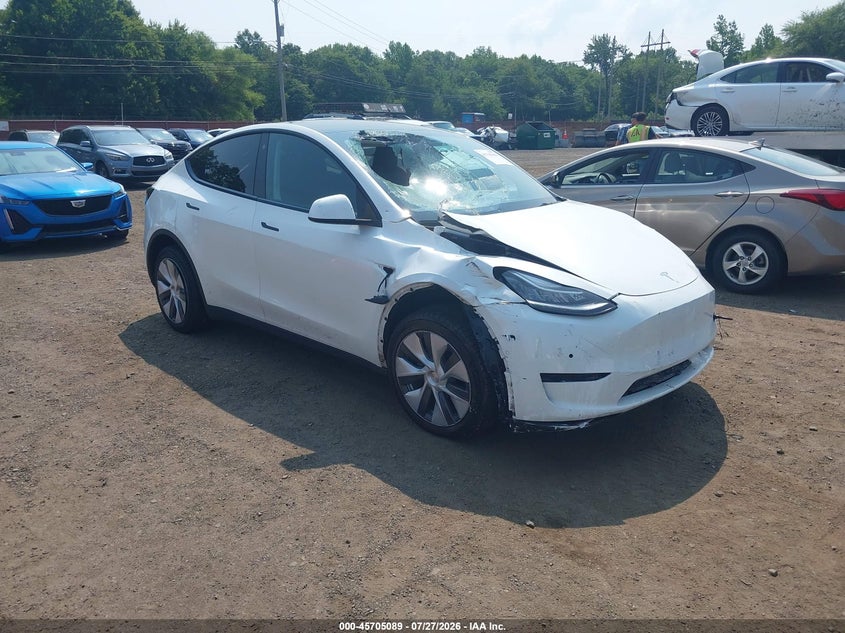 2022 Tesla Model y VIN 7SAYGDEE7NA009992 IAAI salvage auction — FRONT END, Wait Title, sold $9,825 on 2026-08-24 (photo 1)