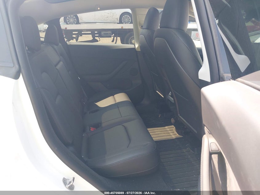 2022 Tesla Model y VIN 7SAYGDEE7NA009992 IAAI salvage auction — FRONT END, Wait Title, sold $9,825 on 2026-08-24 (photo 8)