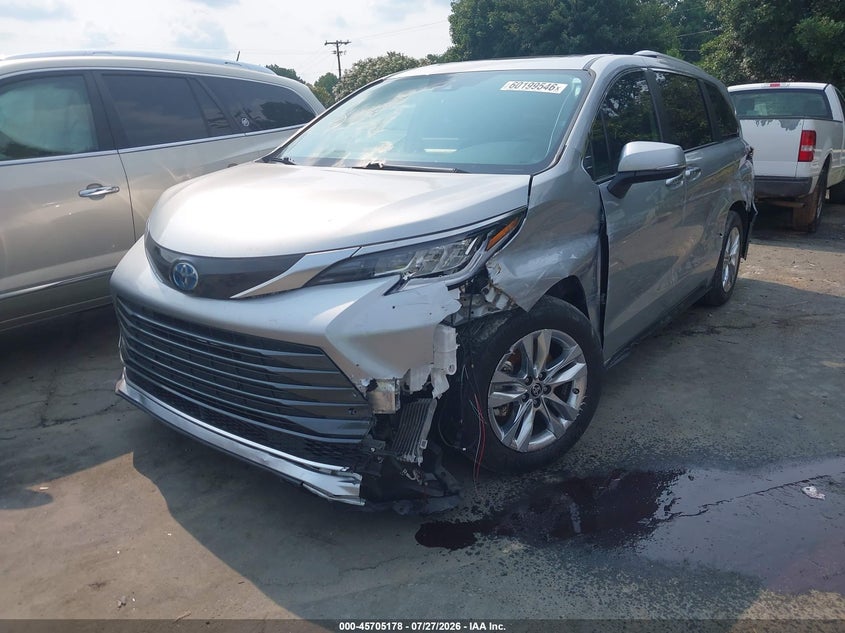 2023 Toyota Sienna VIN 5TDZRKEC1PS176798 IAAI salvage auction — LEFT SIDE, Salvage Title, sold $15,250 on 2026-08-21 (photo 2)