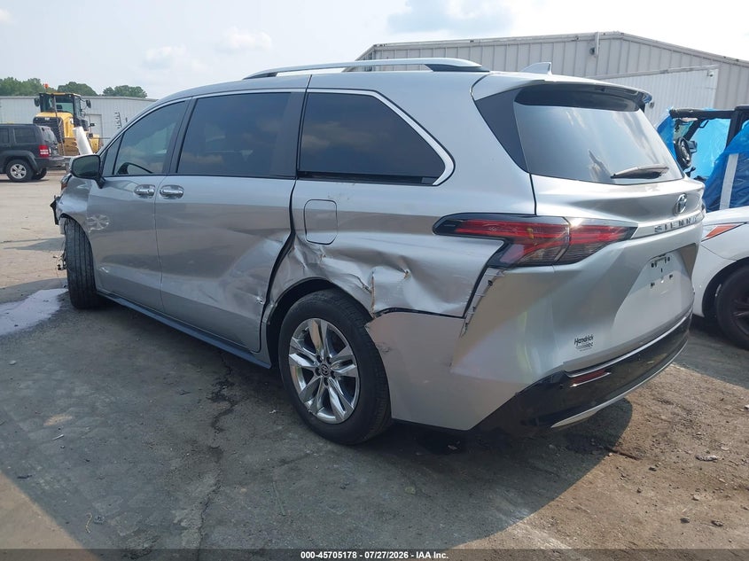 2023 Toyota Sienna VIN 5TDZRKEC1PS176798 IAAI salvage auction — LEFT SIDE, Salvage Title, sold $15,250 on 2026-08-21 (photo 3)
